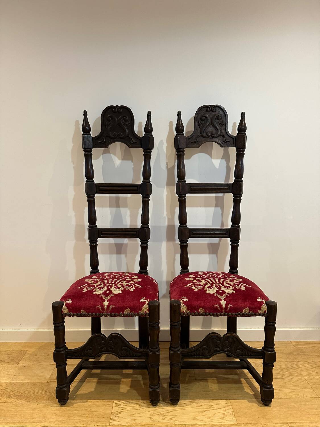 Pair of lounge chairs