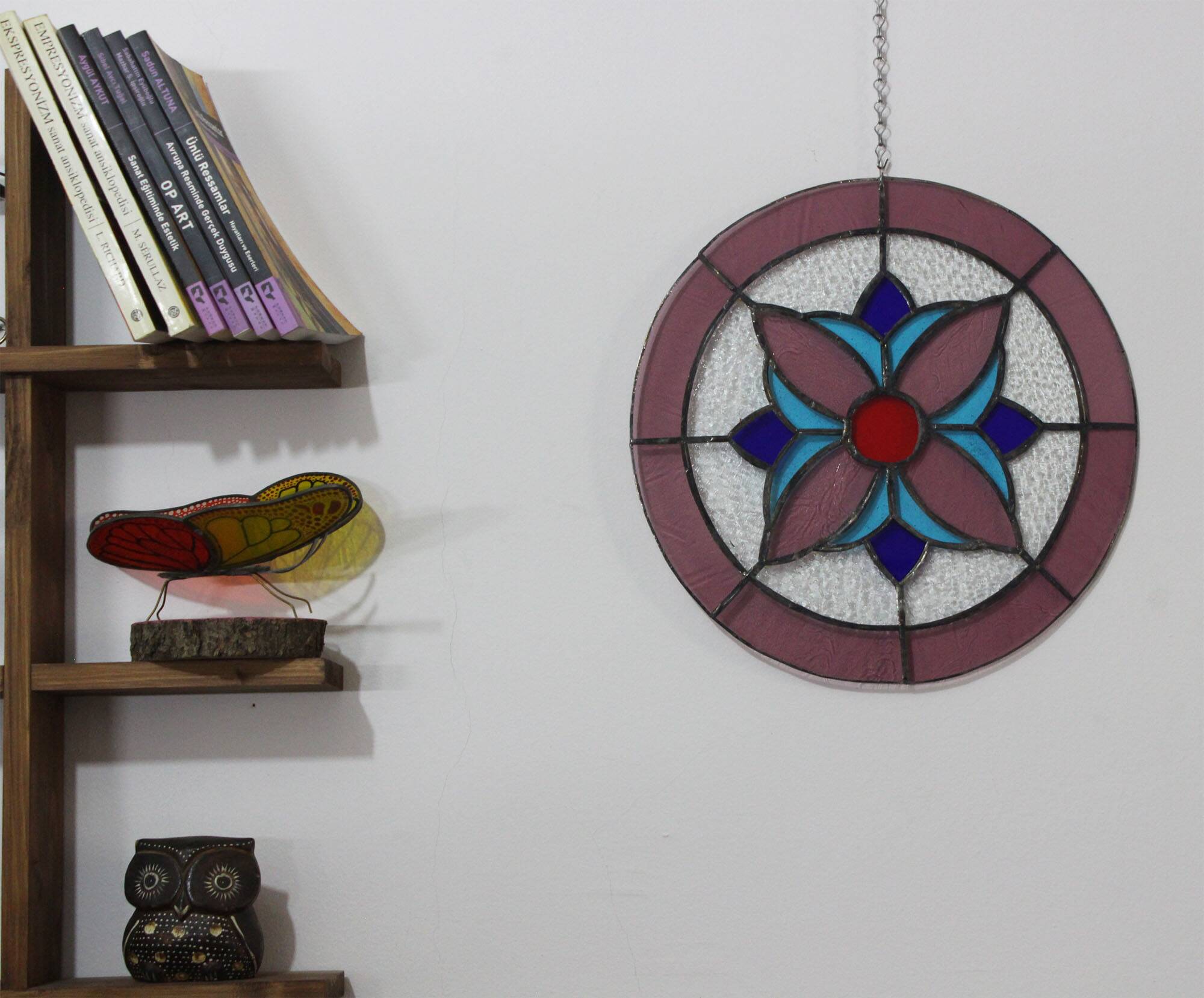 Vitrail circulaire décoratif à motif floral – Verre coloré fait main, Ø 40