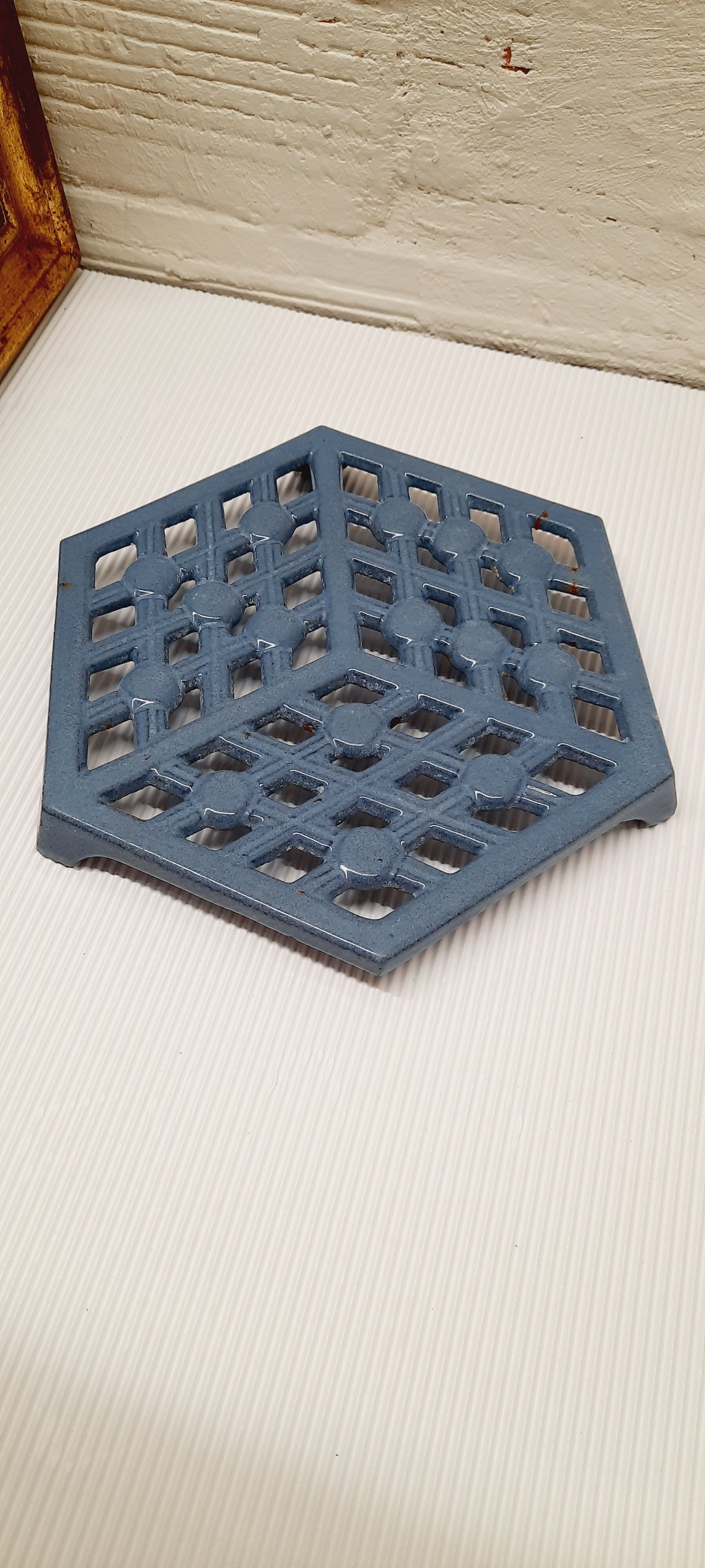 Art deco enamelled cast iron trivia