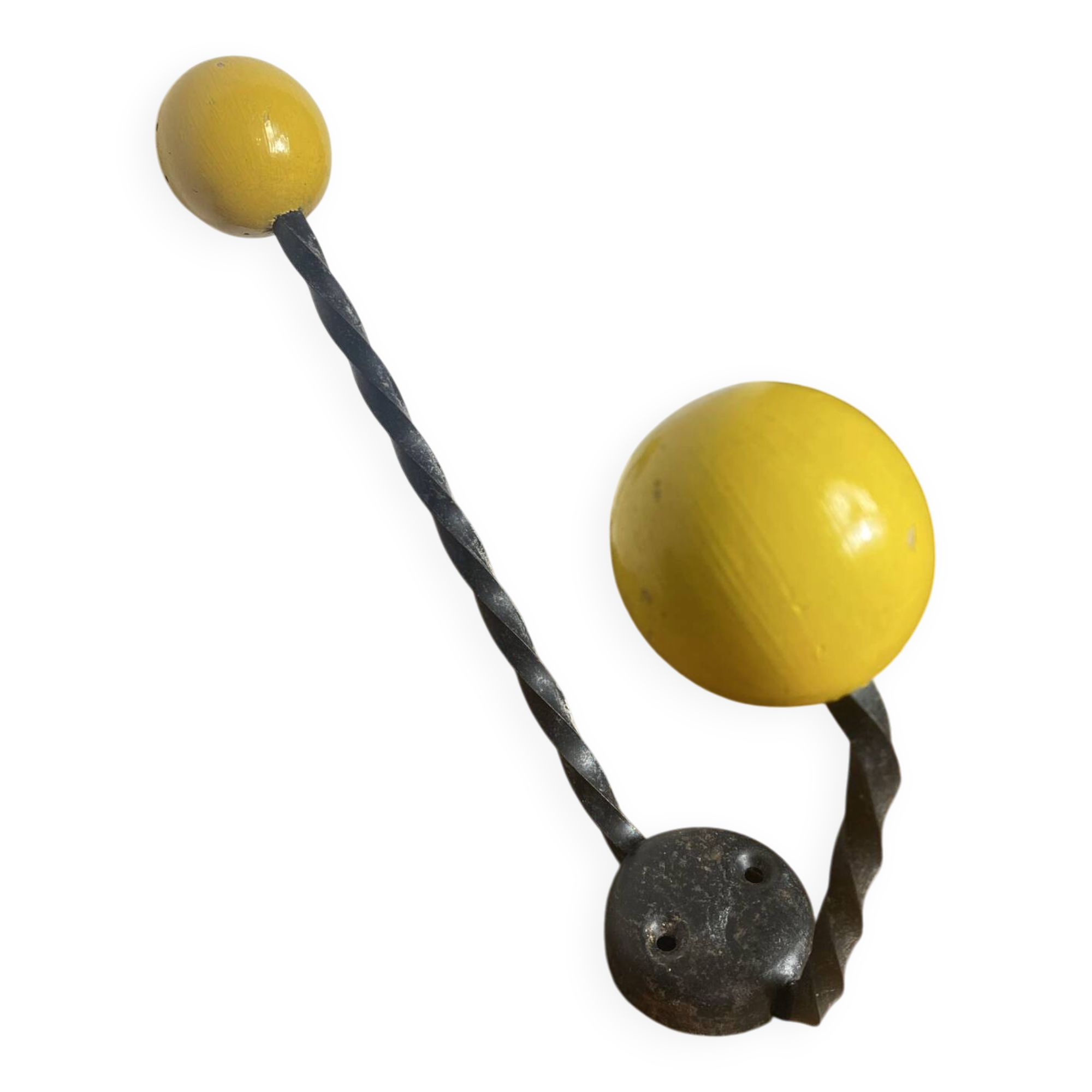 Patére en fer forgé torsadé et boules en bois