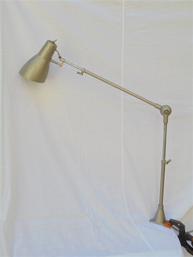 Sewing workshop lamp