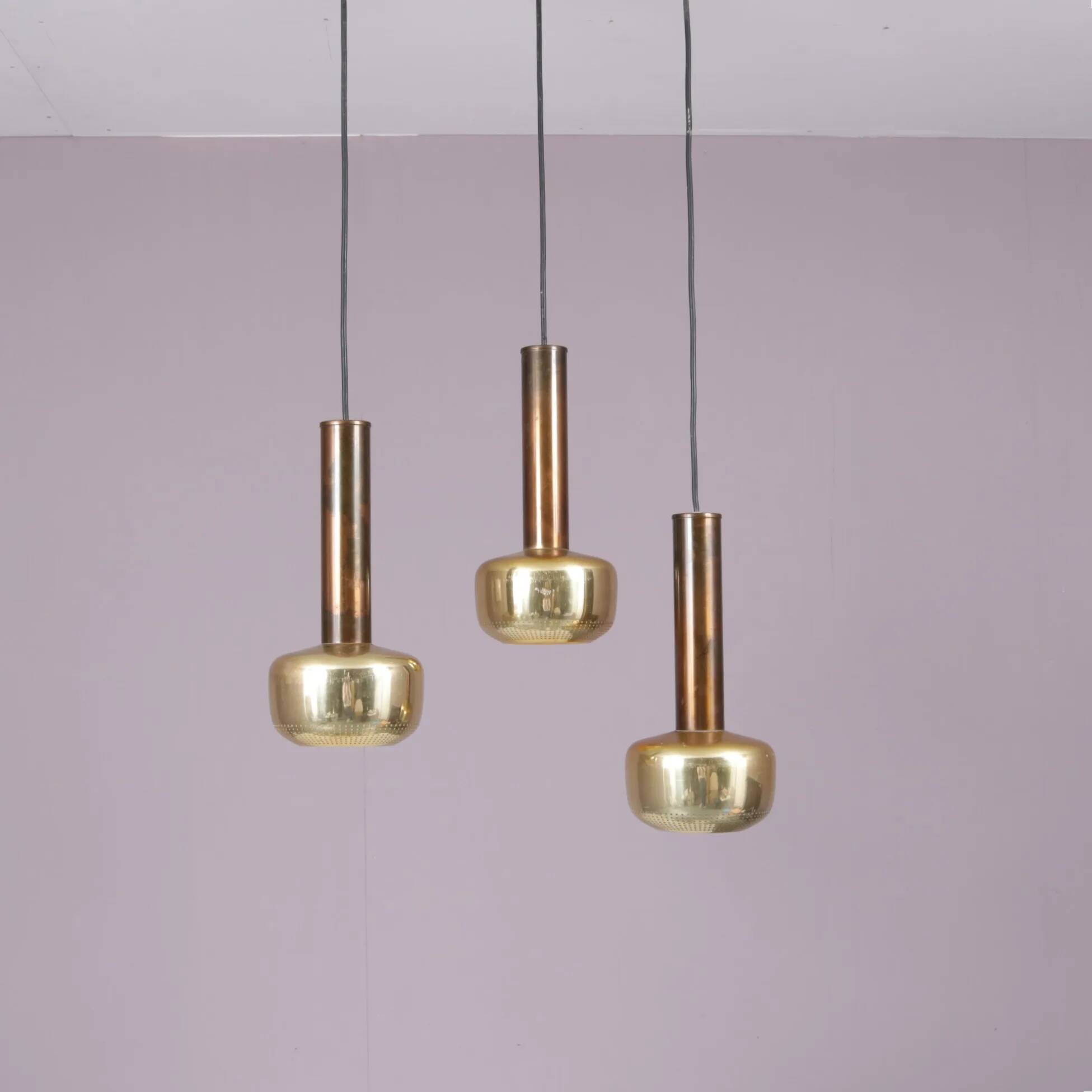 1950s VL56 lamp in brass / Vilhelm Lauritzen / Louis Poulsen, Denmark