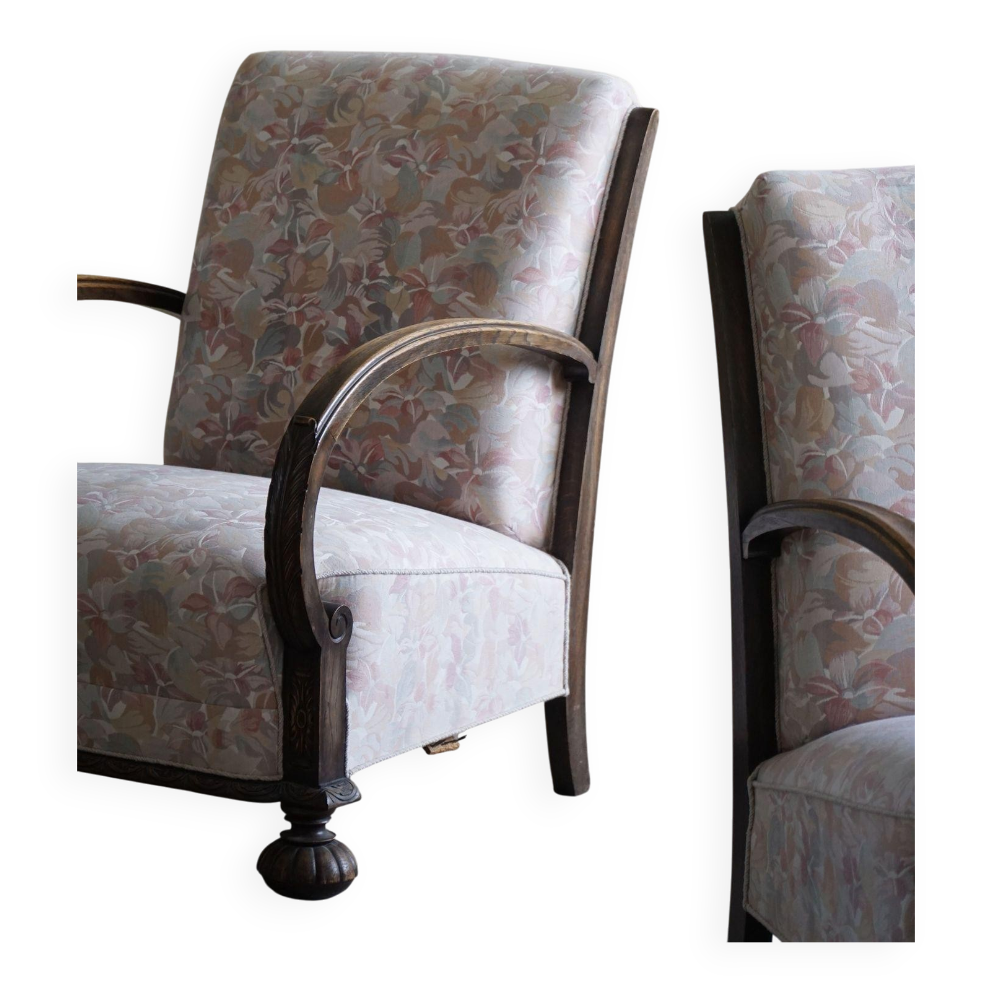 Pair of Danish Art Deco deck chairs, oak and vibrant floral fabric, 1940s