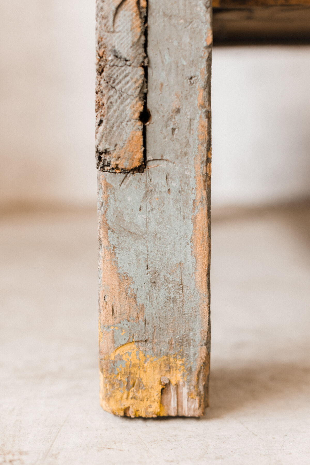 Green wooden workbench – 2 drawers