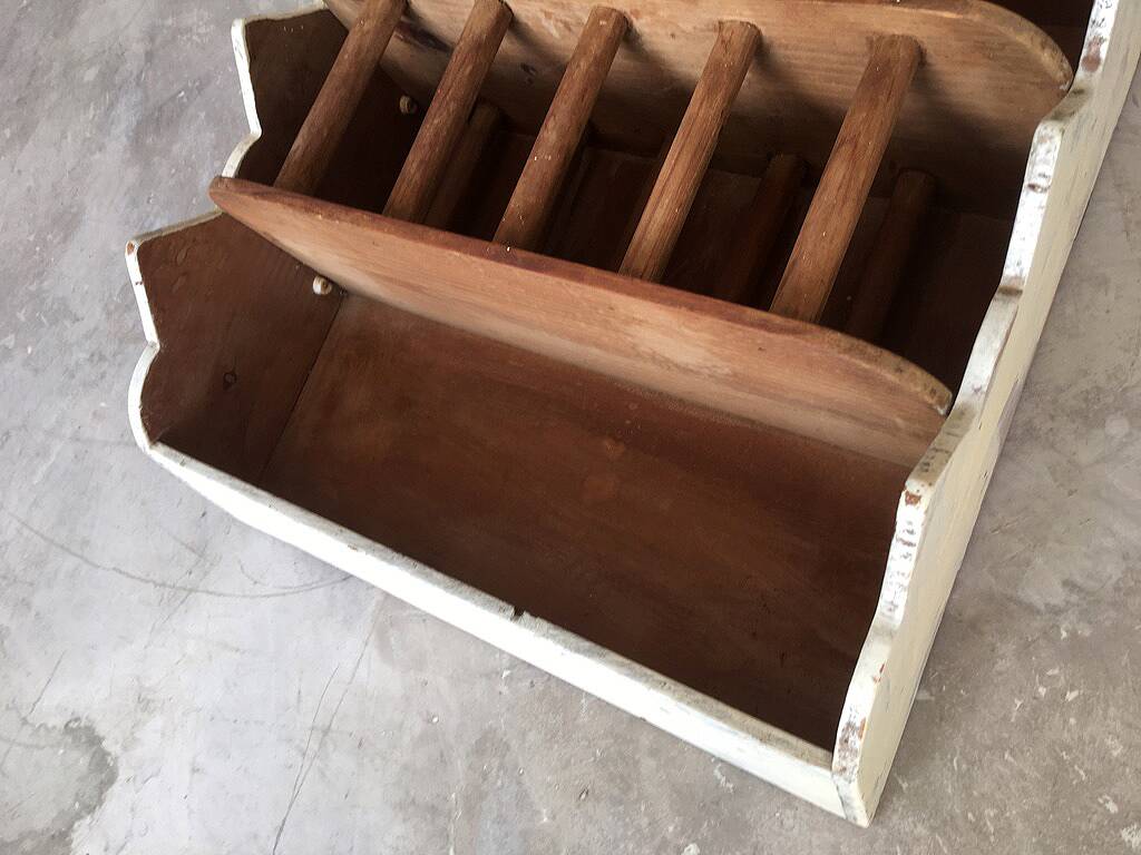 Rangement mural de cuisine en bois