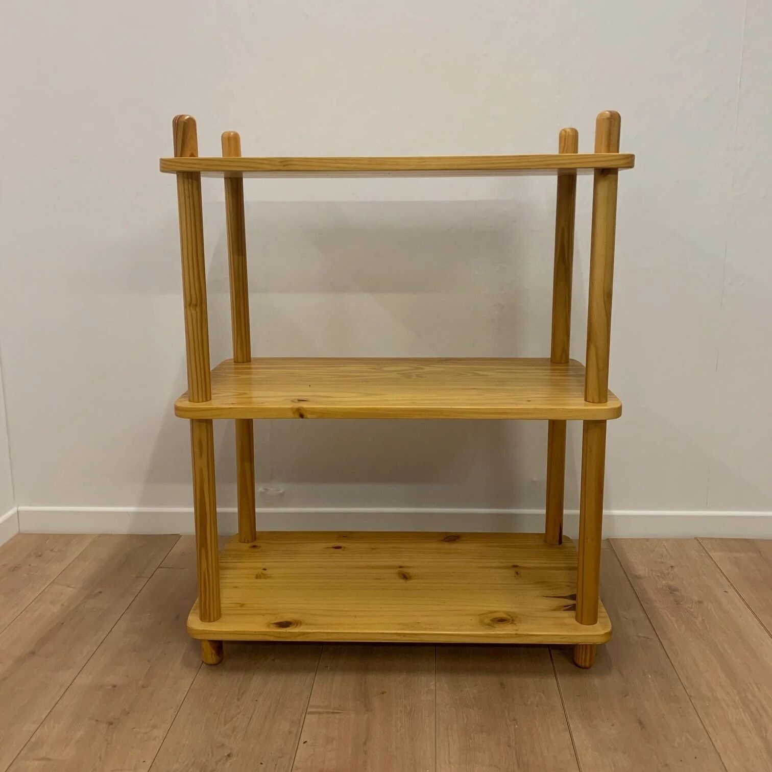 Pine shelf in the style of Willem Lutjens