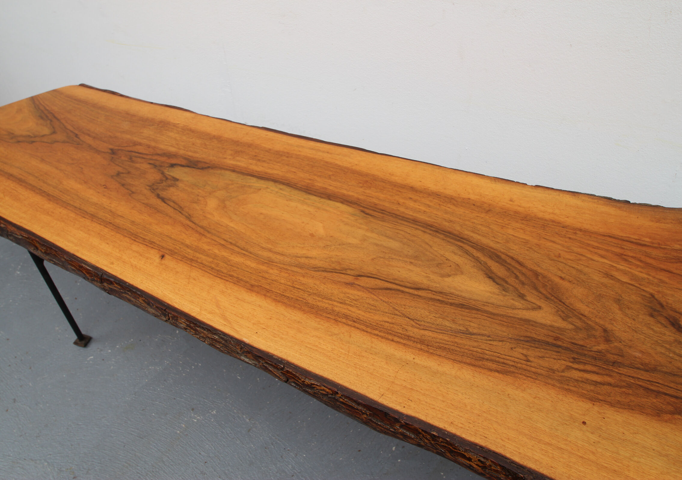 Coffee table in walnut