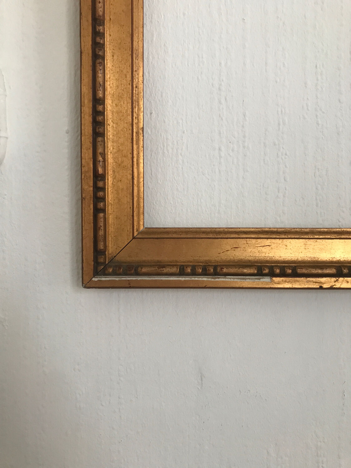 Carved gilded wooden frame 52x68.5 cm