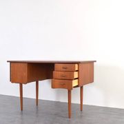 Bureau en teck danois des années 1960.