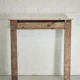 White fireplace mantle