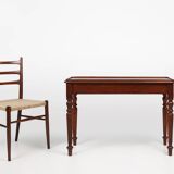 Table d'appoint anglaise élégante du milieu du XIXe siècle en bois massif