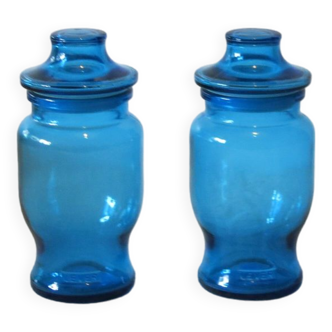 2 blue apothecary jars from Lever in very good condition