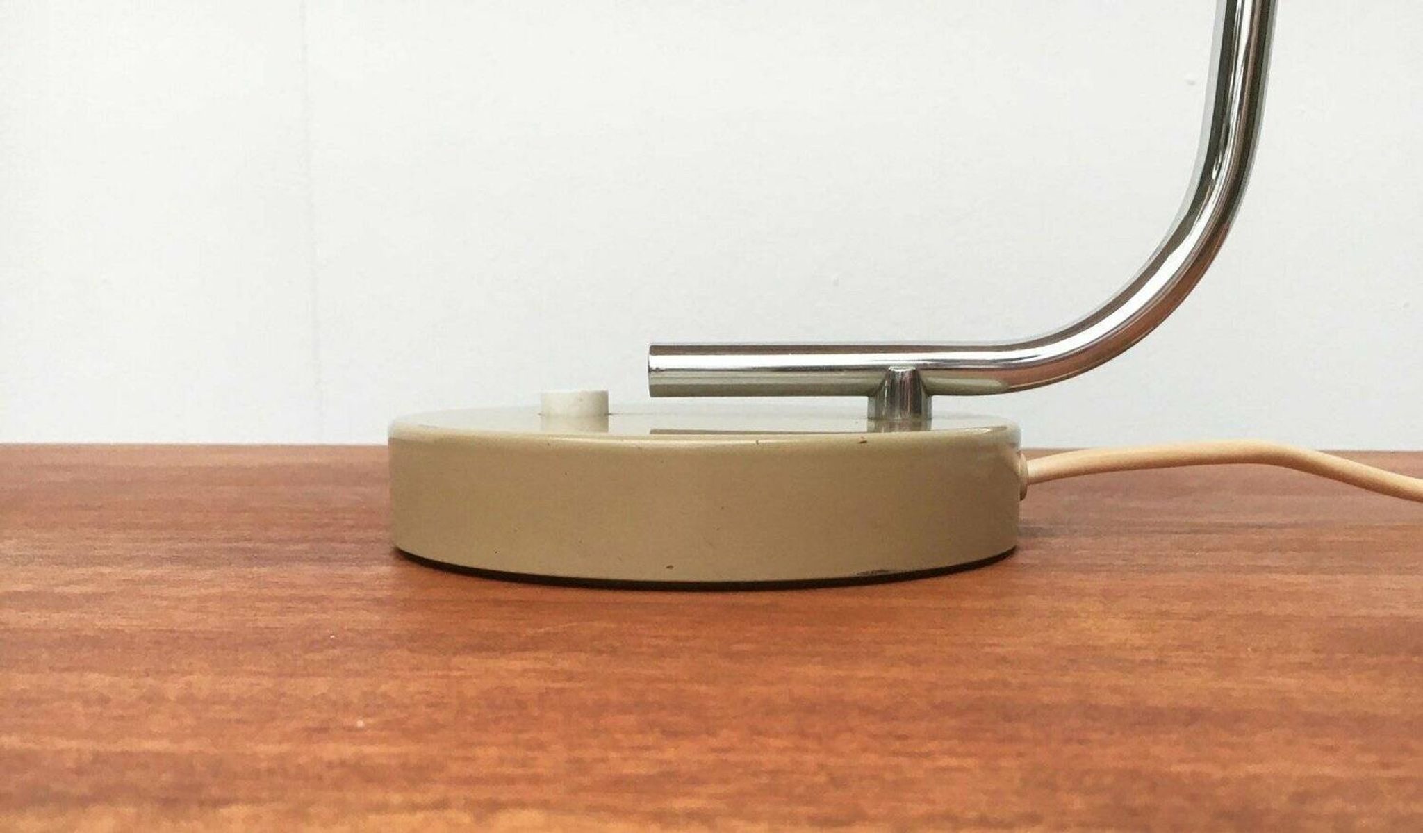 Minimalist German table lamp from the mid-century space age by Hustadt Leuchten, 1960s.