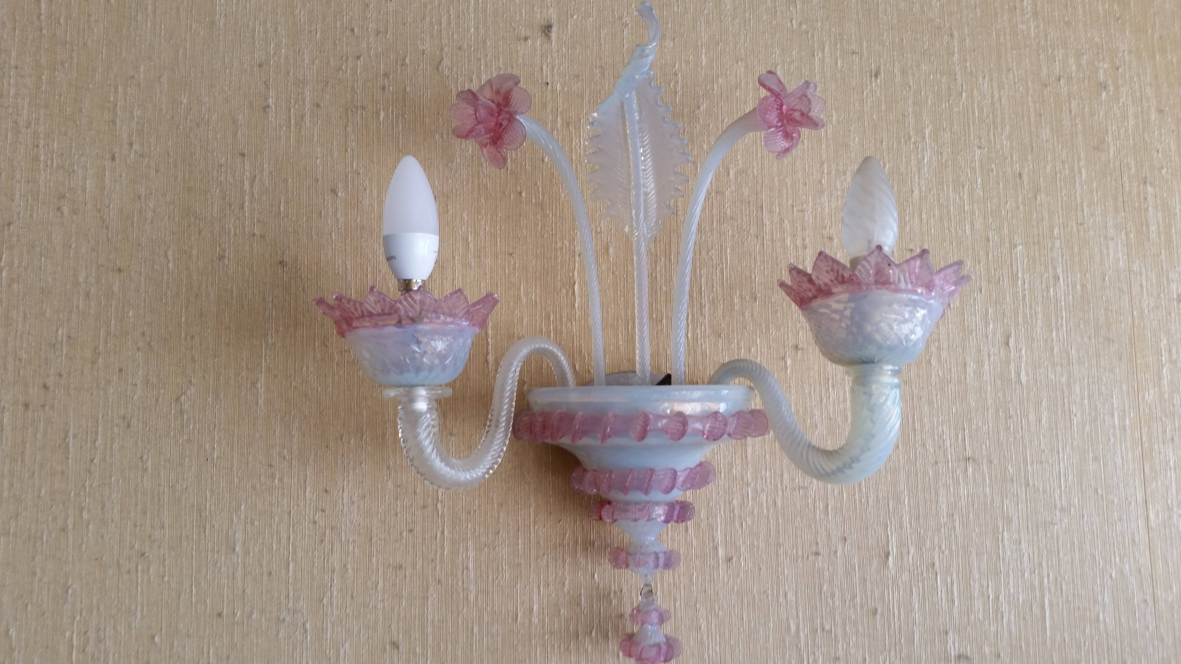Murano glass wall lamp with pink flowers