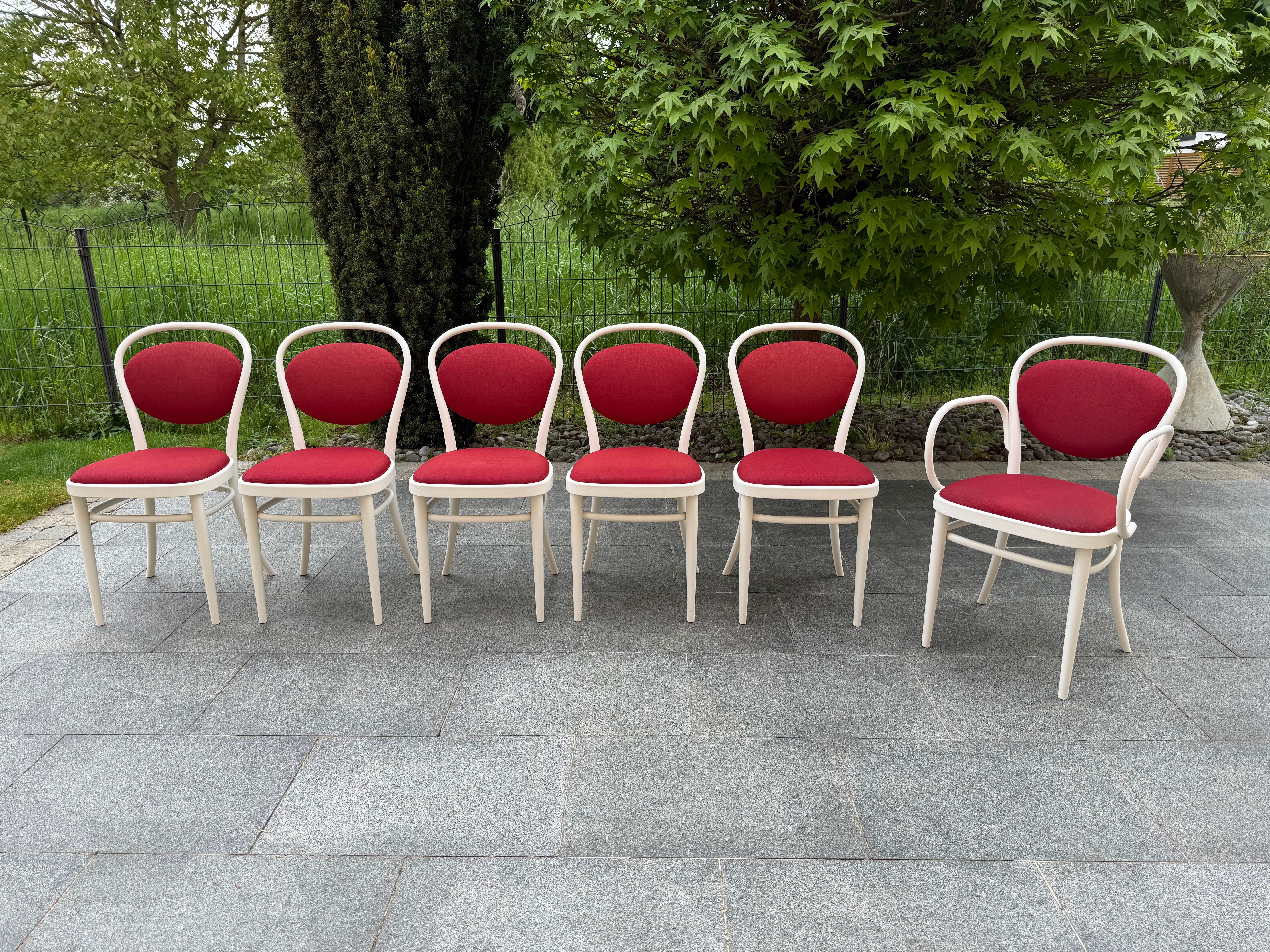 Lot de 6 chaises Thonet Model 215 P année 60