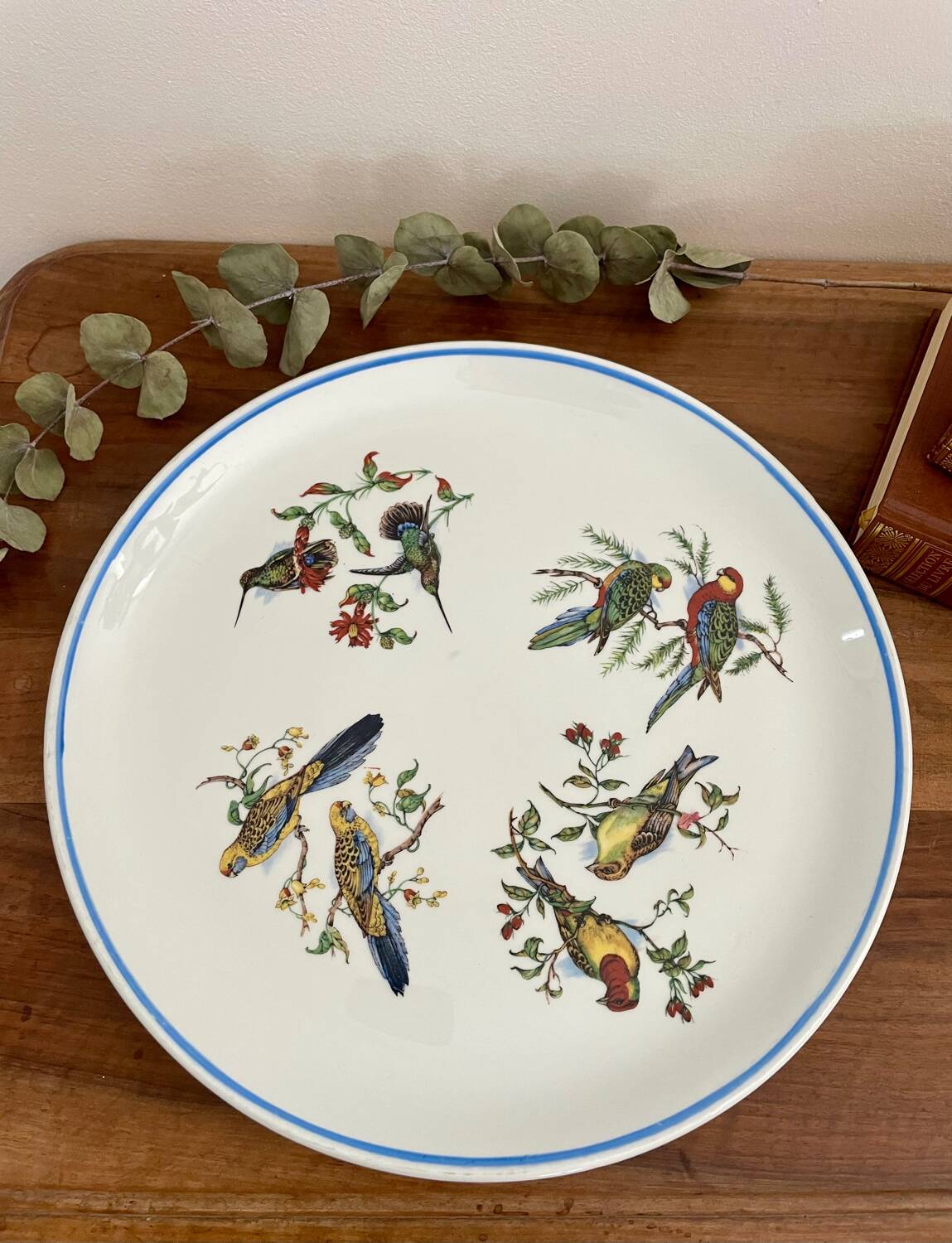 Round porcelain bird dish
