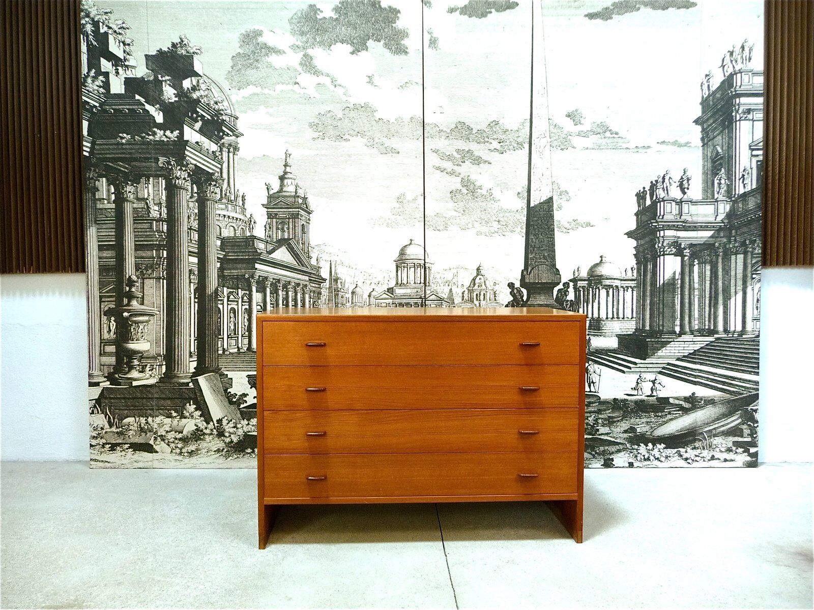 Commode en teck RY16 par Hans J. Wegner pour Ry Møbler, Danemark