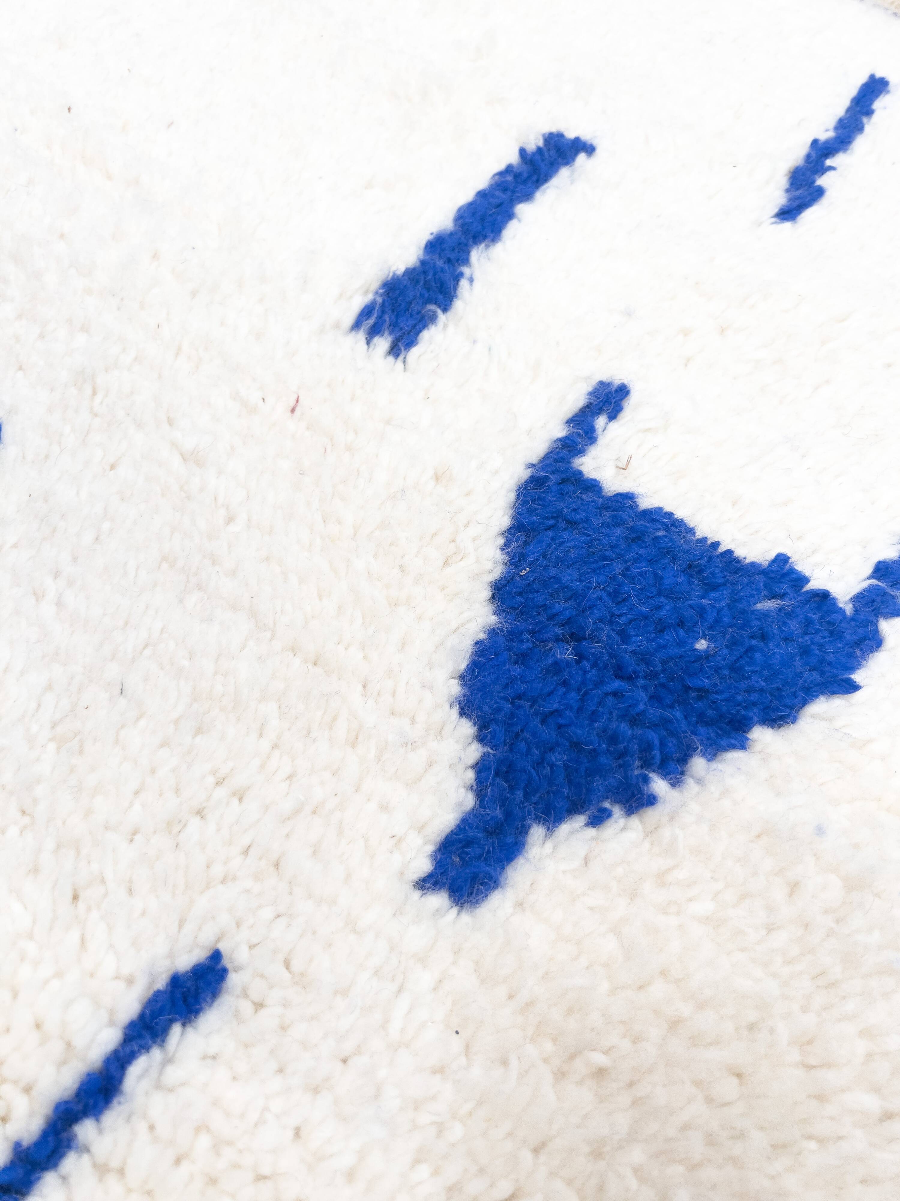 Beni Ouarain Berber rug with Majorelle blue patterns, 1.45x1.04m