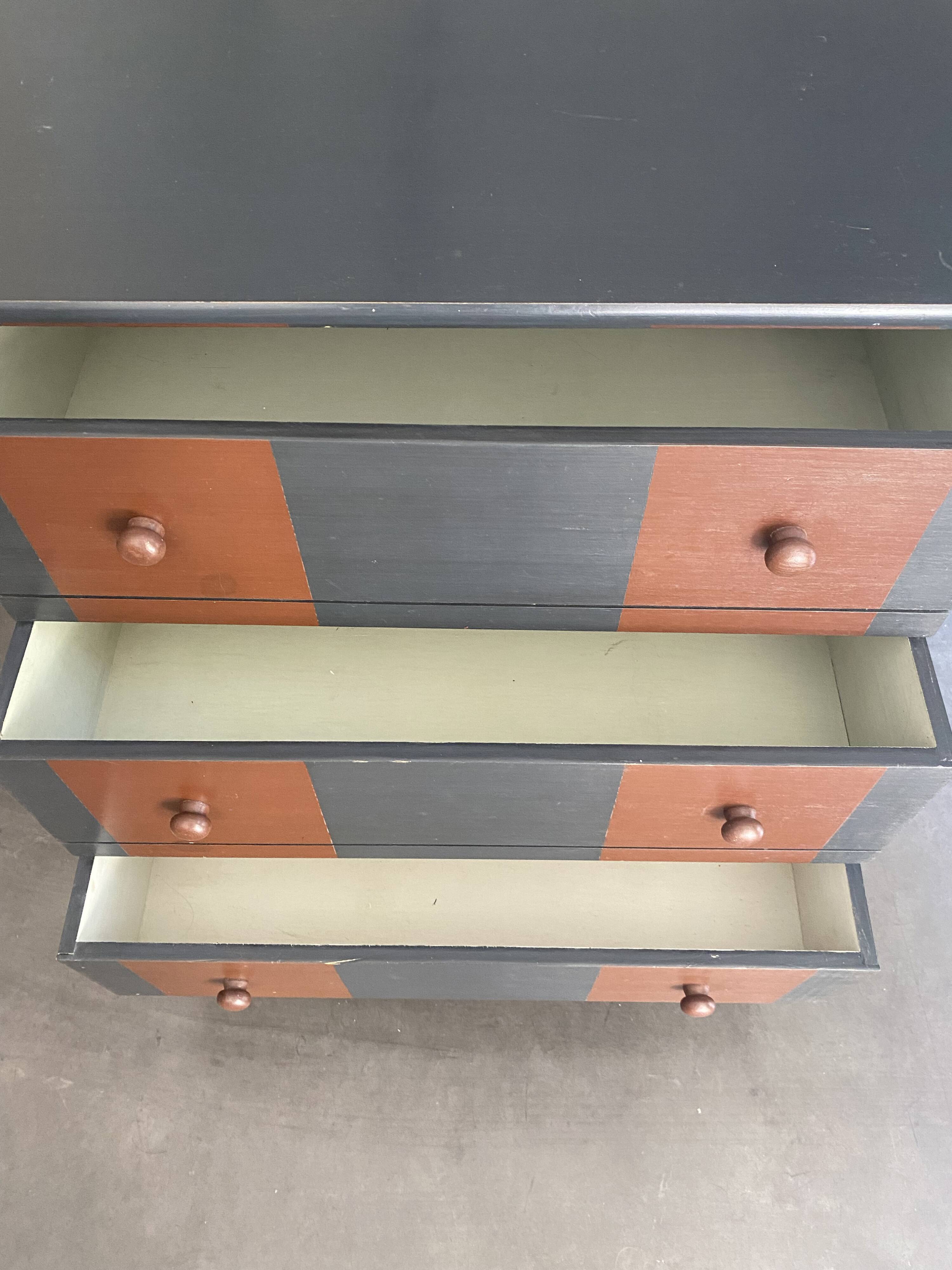 Small two-tone painted chest of drawers