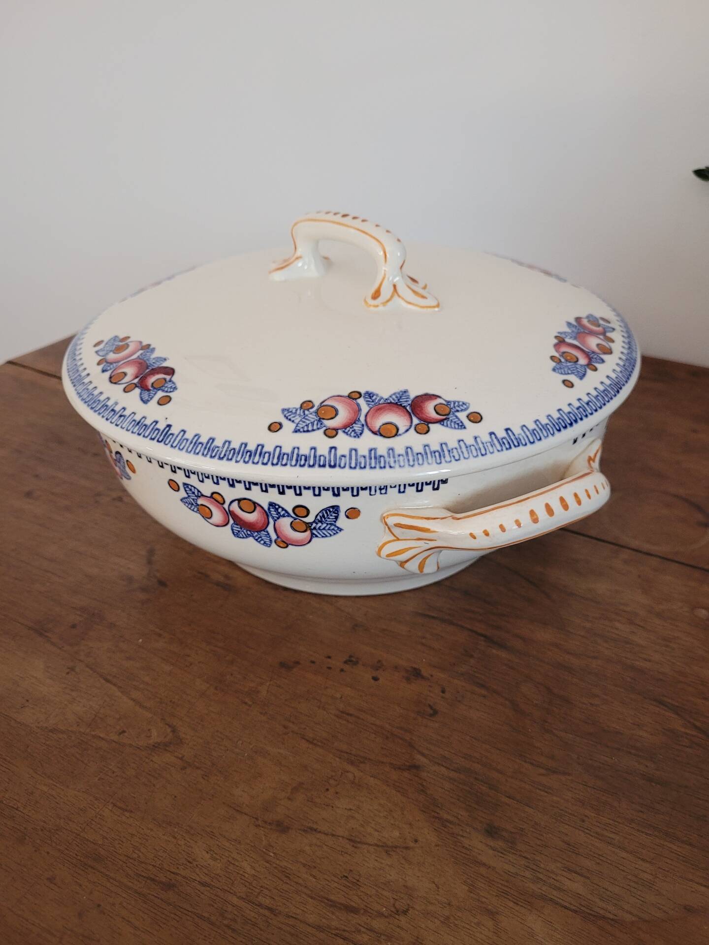 Fontenay soup tureen from Longwy