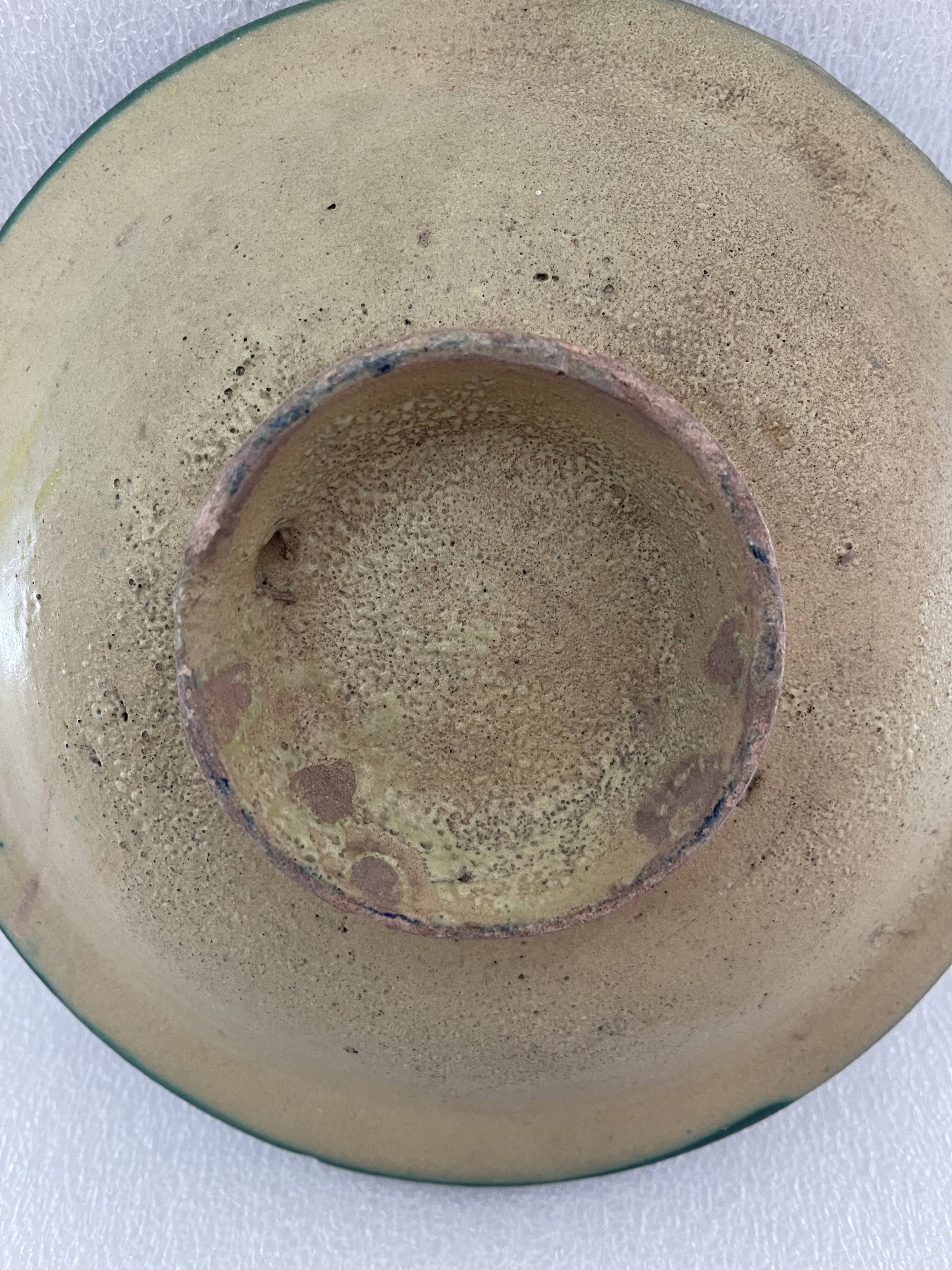 Tunisia ceramic flat glaze cream not very dense diameter 23 cm XVII or XVIII