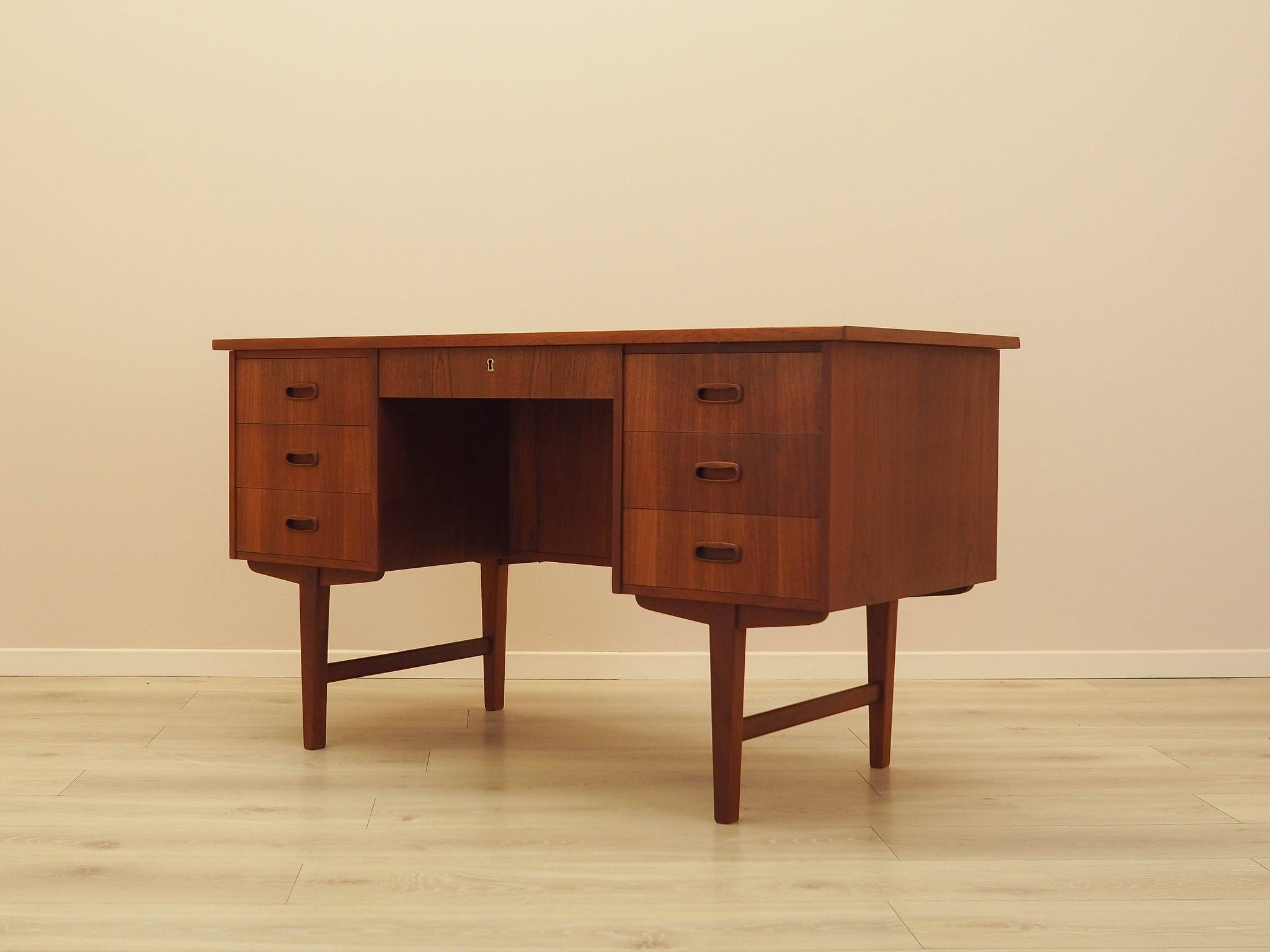 Teak desk, Danish design, 1970s, made in Denmark