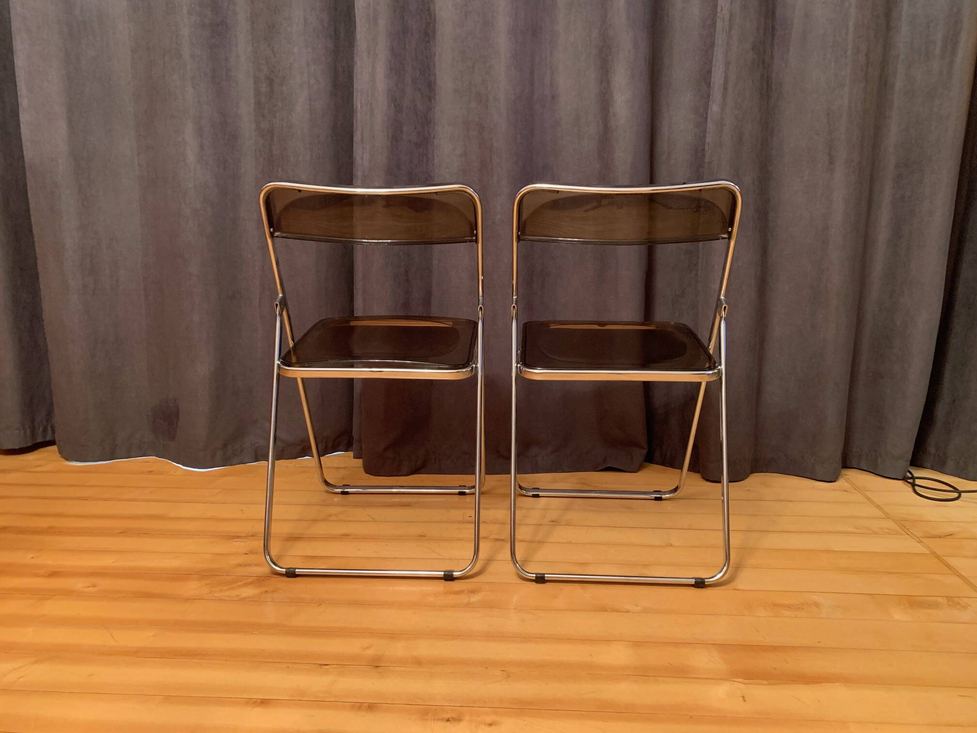 A pair of modernist folding chairs, 1970s