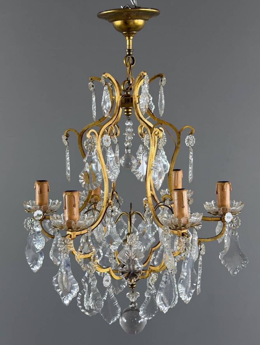 Crystal chandelier and gilded brass, Louis XV style, 19th century.