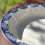 Plat creux rond terre de fer Sarreguemines Capri 30 cm, décor bleu