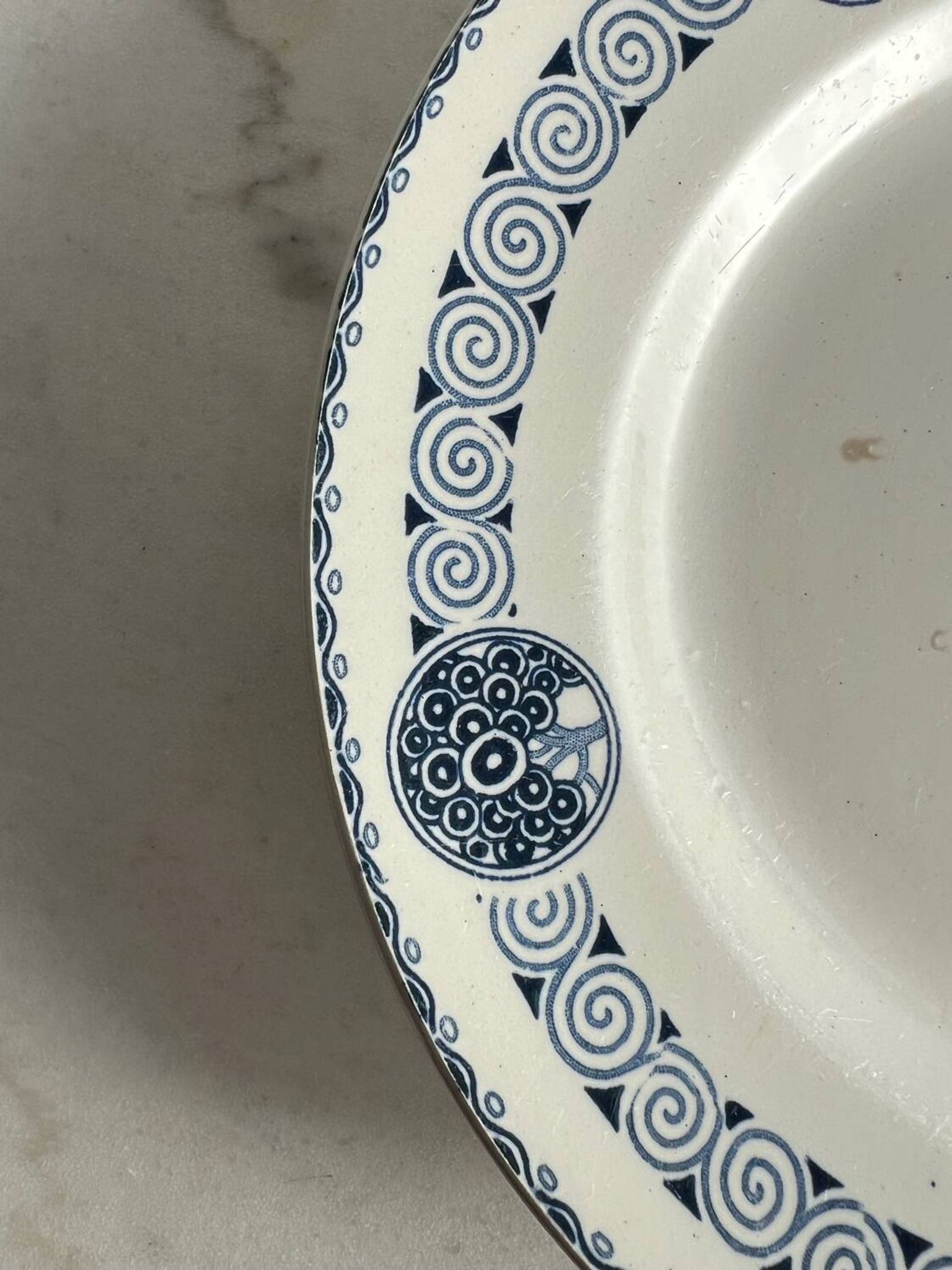 Presentation dish of the compote type Mireille St Amand