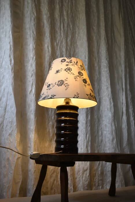 Sculptural ribbed ceramic table lamp Hungary 1970s