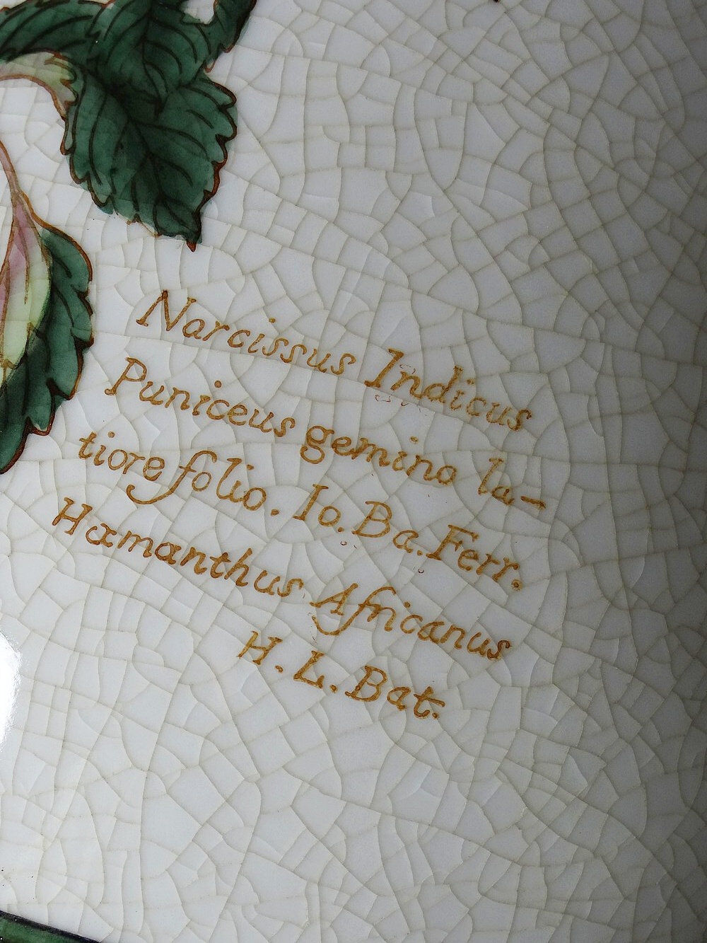 Impressive cracked earthenware vase with polychrome botanical decoration by Wong Lee, 1895, vintage.