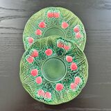 Paire d’assiettes en barbotine