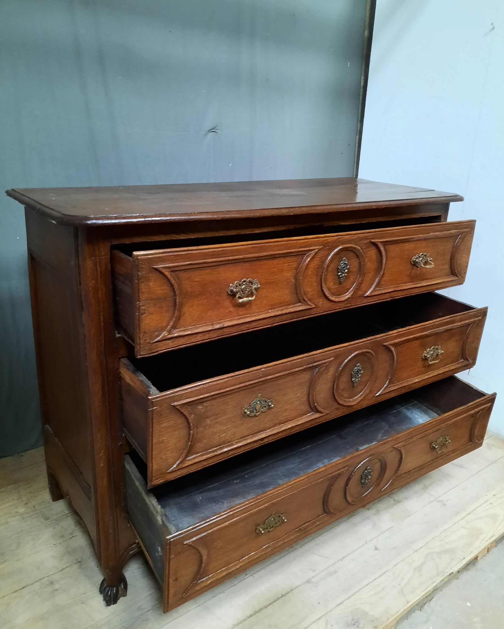 Chest of drawers in solid chene of the eighteenth sawcum