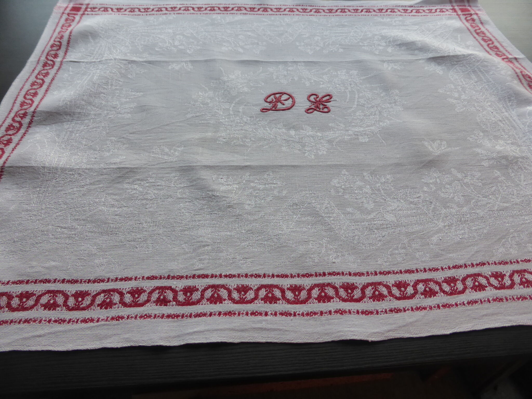 Antique tablecloth and 6 damask towels decoration foliage + dragonfly embroidered DL