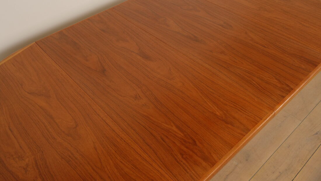 Vintage round dining table | extendable | teak | 120 cm - 220 cm