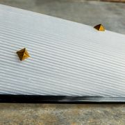 Paire d'appliques années 50 plexi et bakélite vintages
