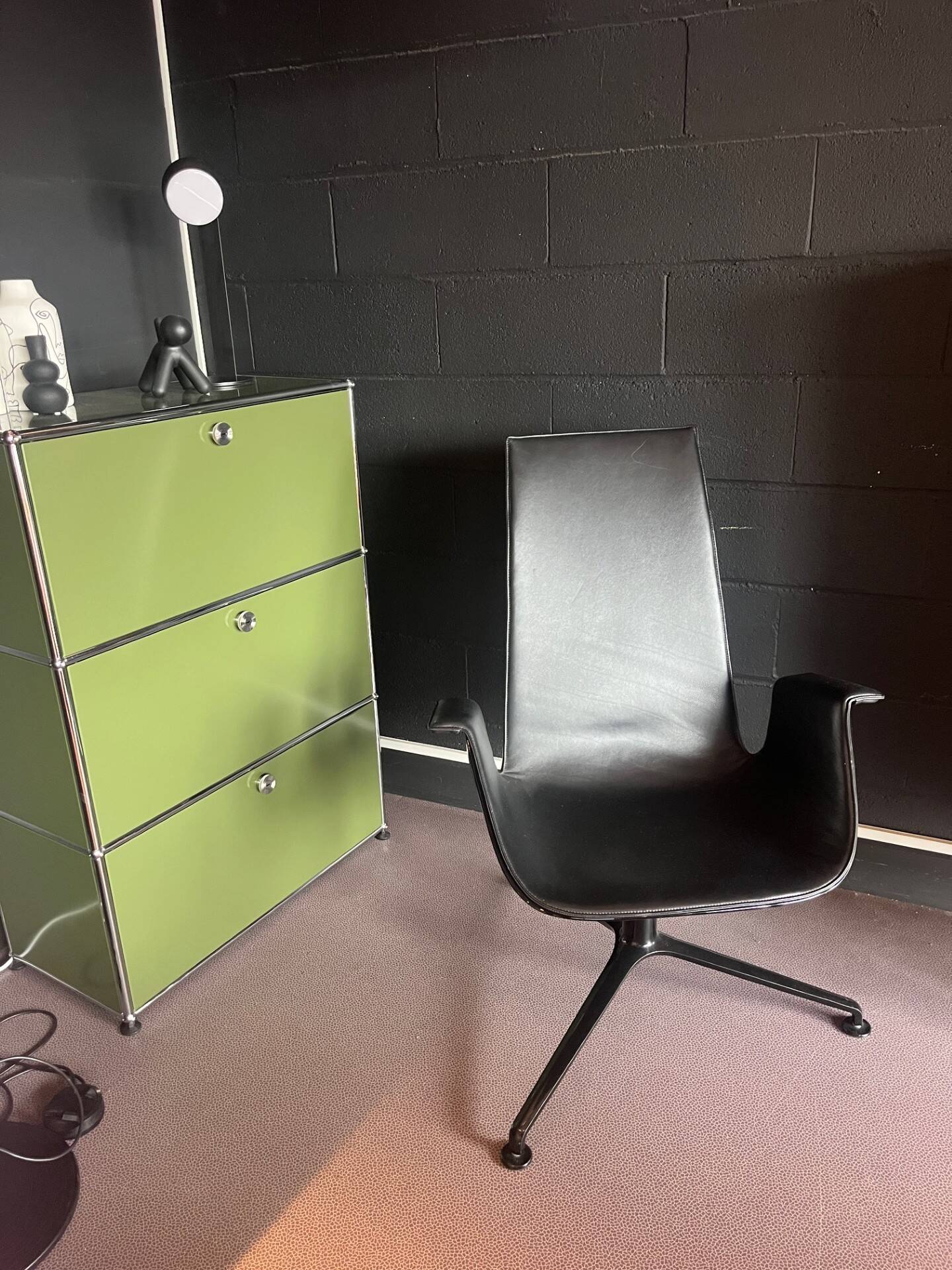 FK Chair Walter KNOLL