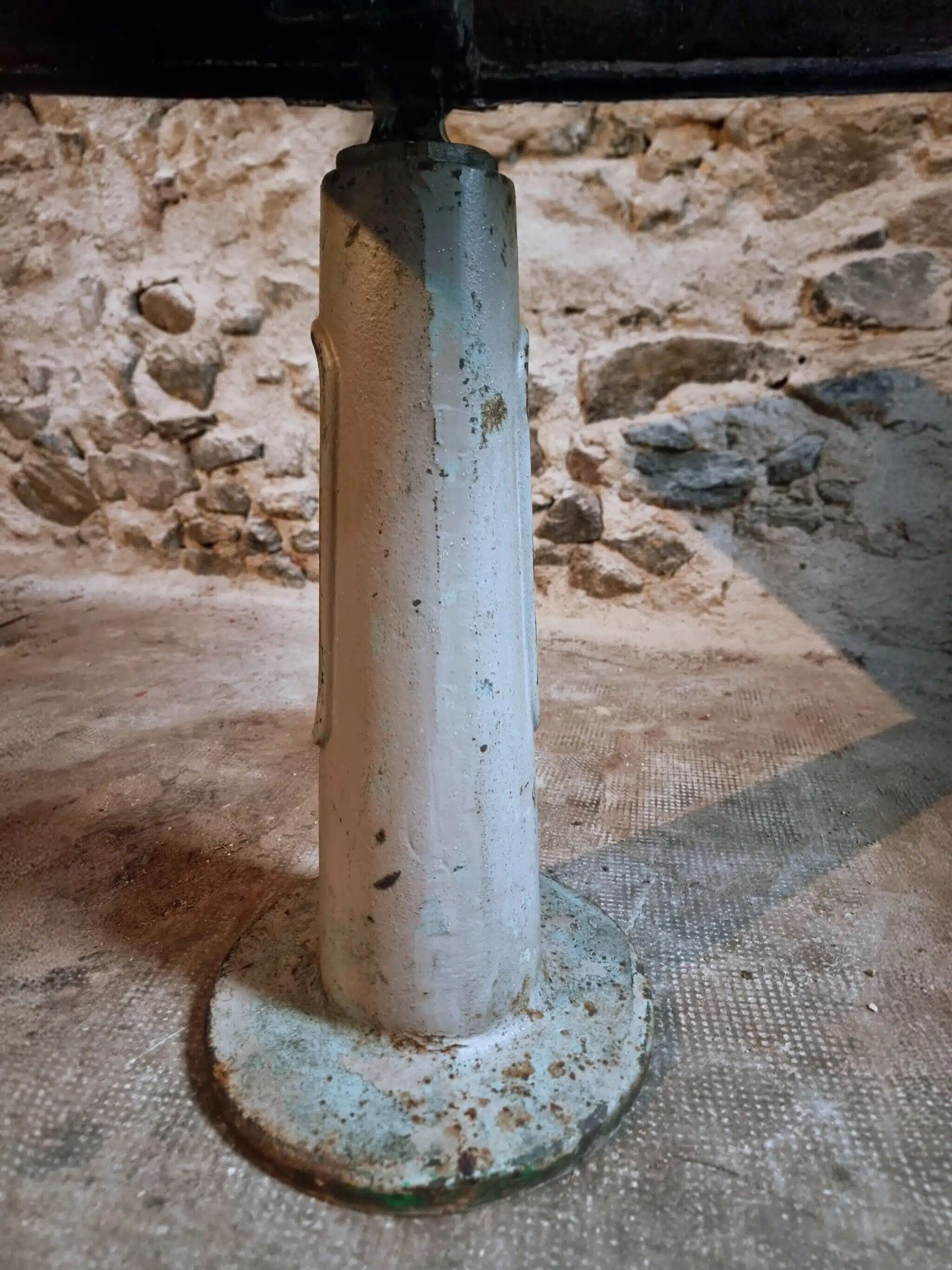 Table de bistrot de jardin industrielle avec plateau en terrazzo, France, milieu du XXe siècle