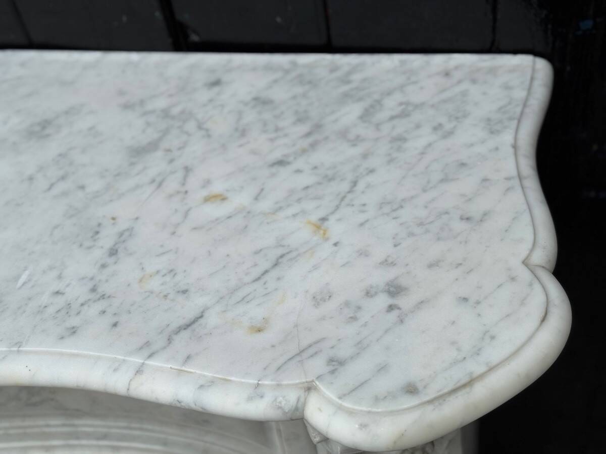 Louis XV style fireplace in white Carrara marble, circa 1880
