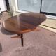 Extendable round table for 4 to 6 people, wood.
