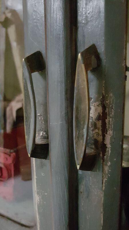 Patina teak window grey