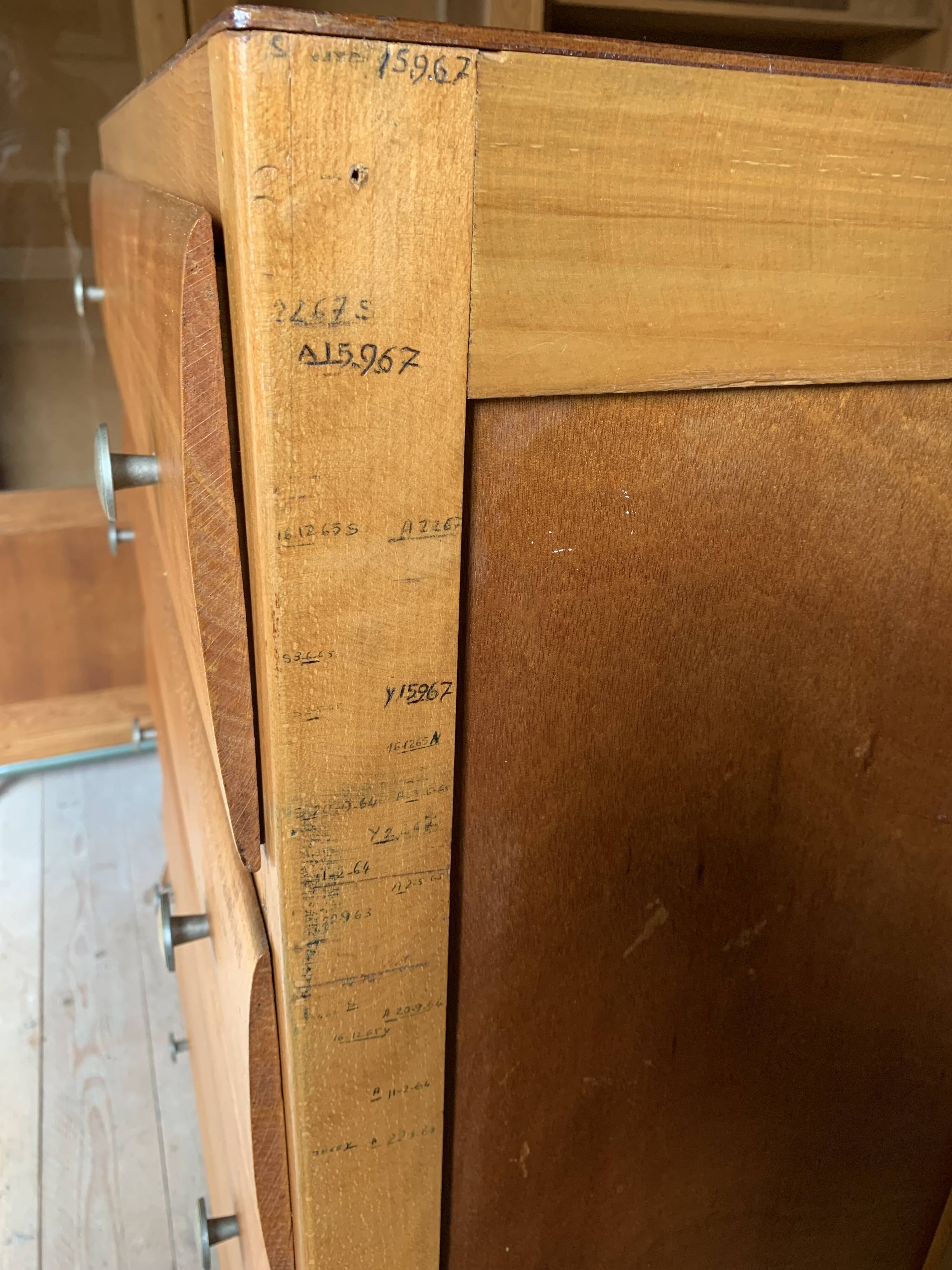 Vintage chest of drawers