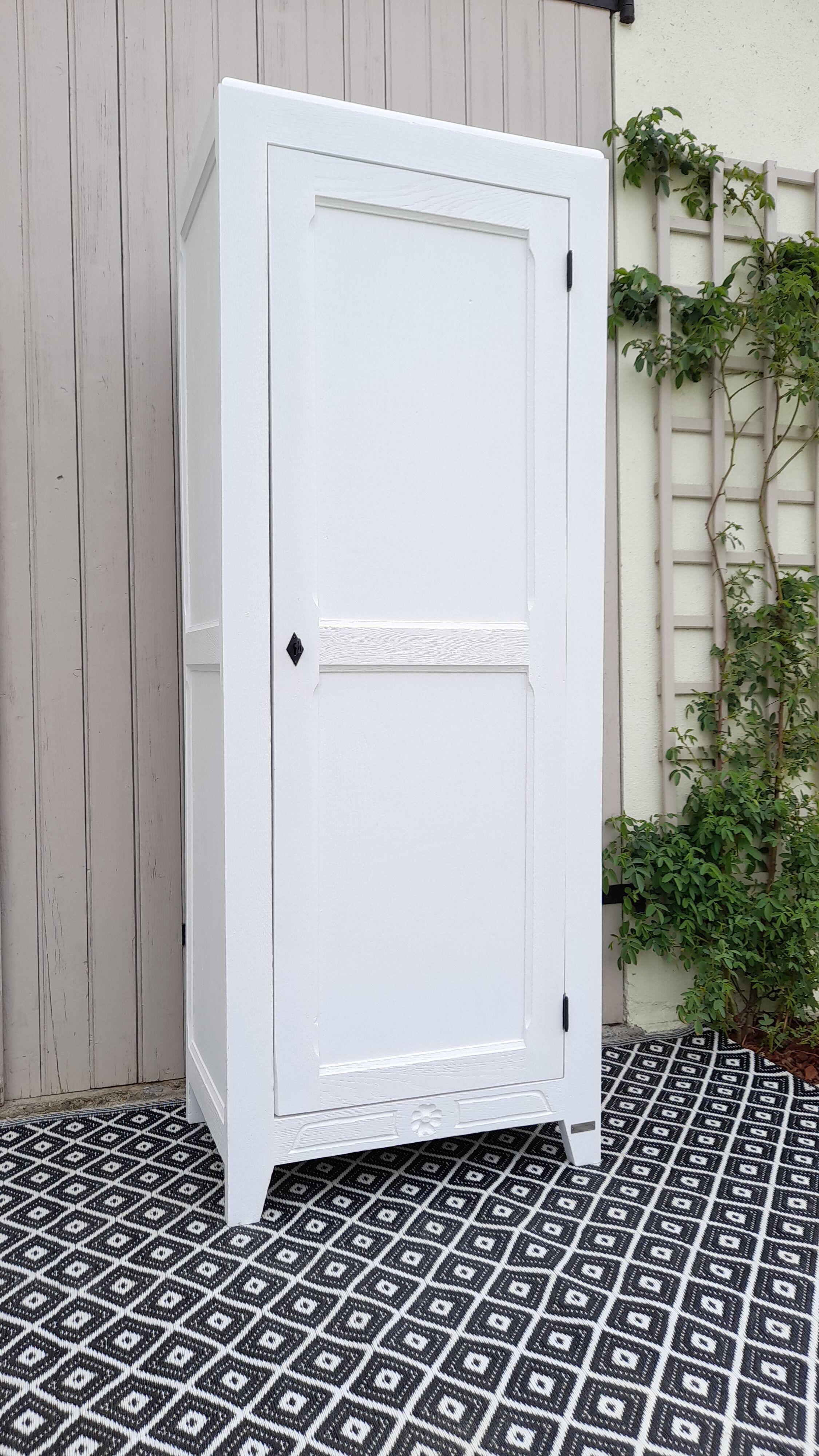 Bonnetière / Wardrobe