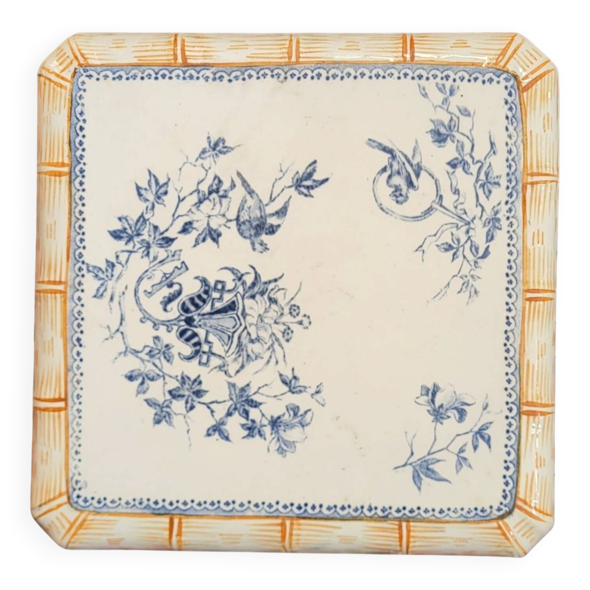 Trivet in Creil and Montereau faience, Japonese-style decoration.