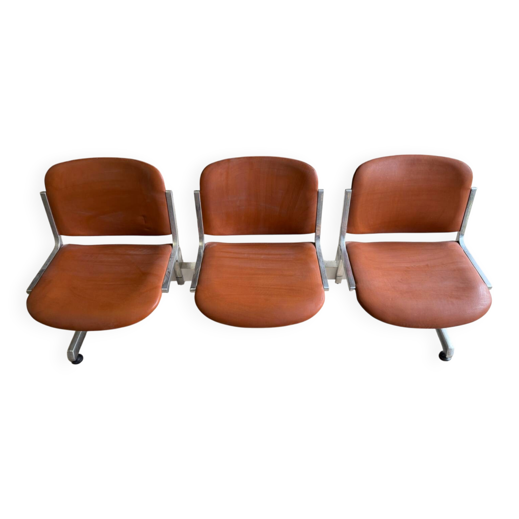 Vintage 3-seater bench for waiting room from the 1970s.