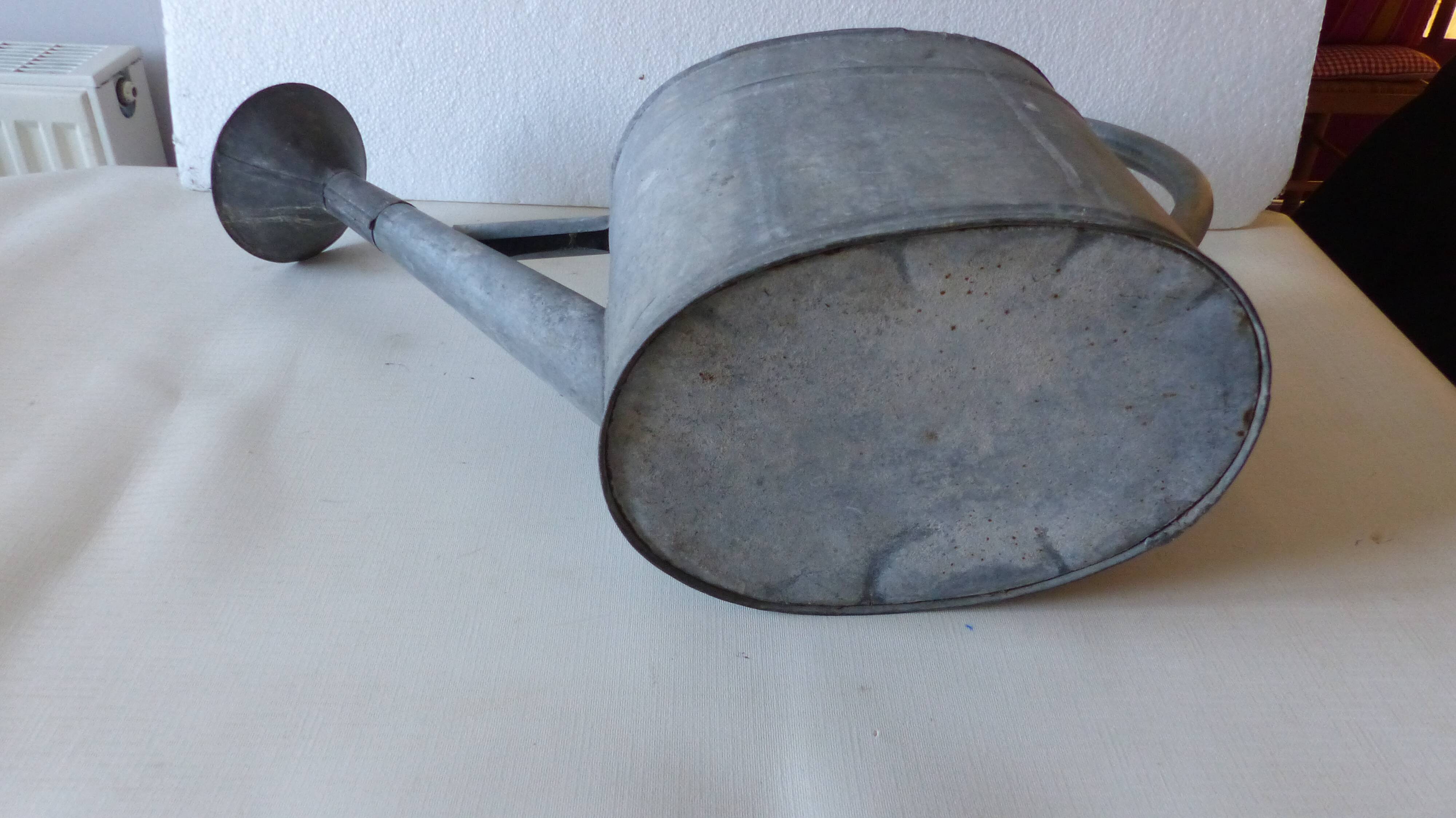 Zinc watering can
