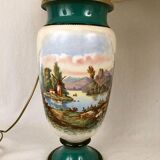 Grande paire de vases XIXe en porcelaine polychrome à décor de paysages, montés en lampes