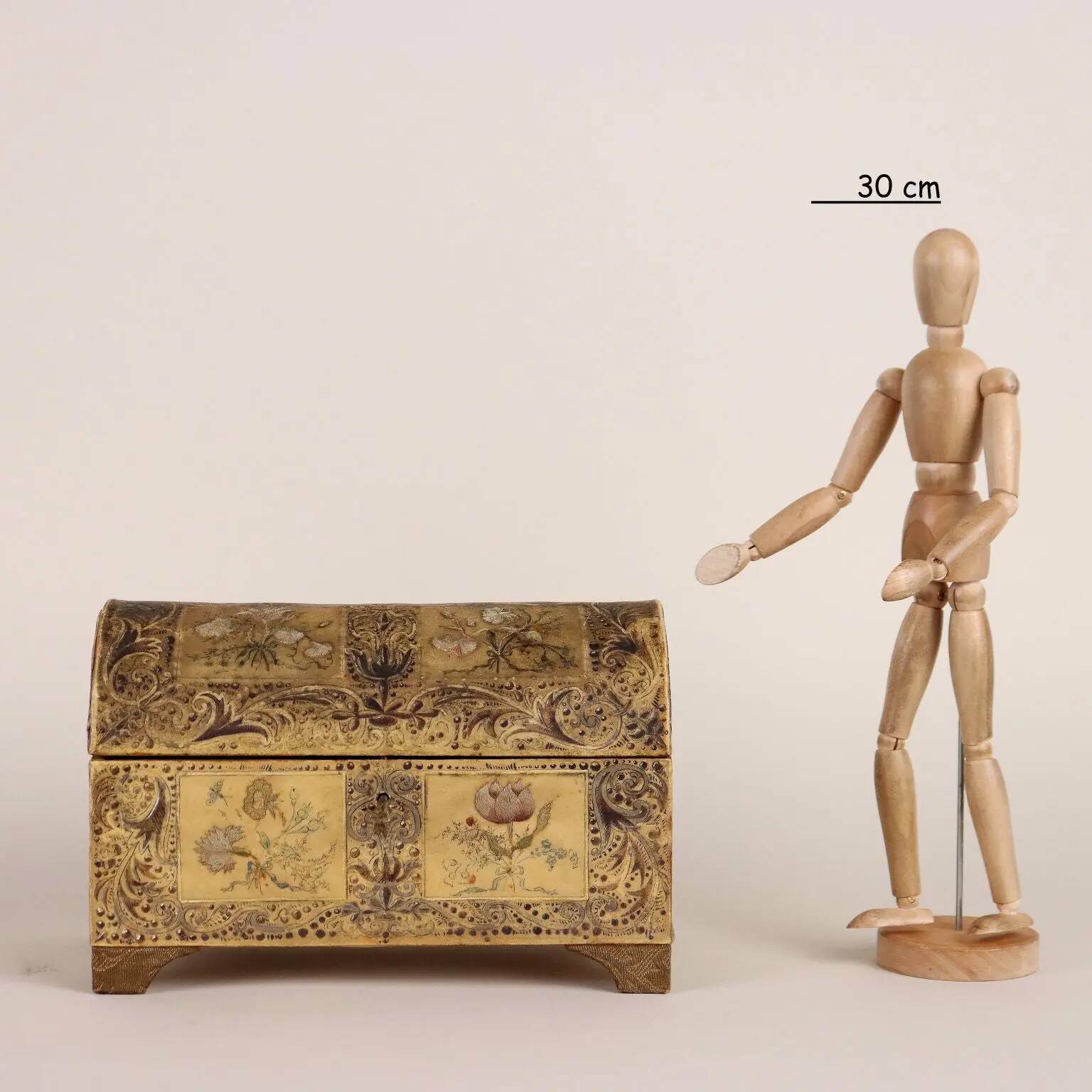 Antique wooden box covered with painted parchment, Italy, 19th-20th century.