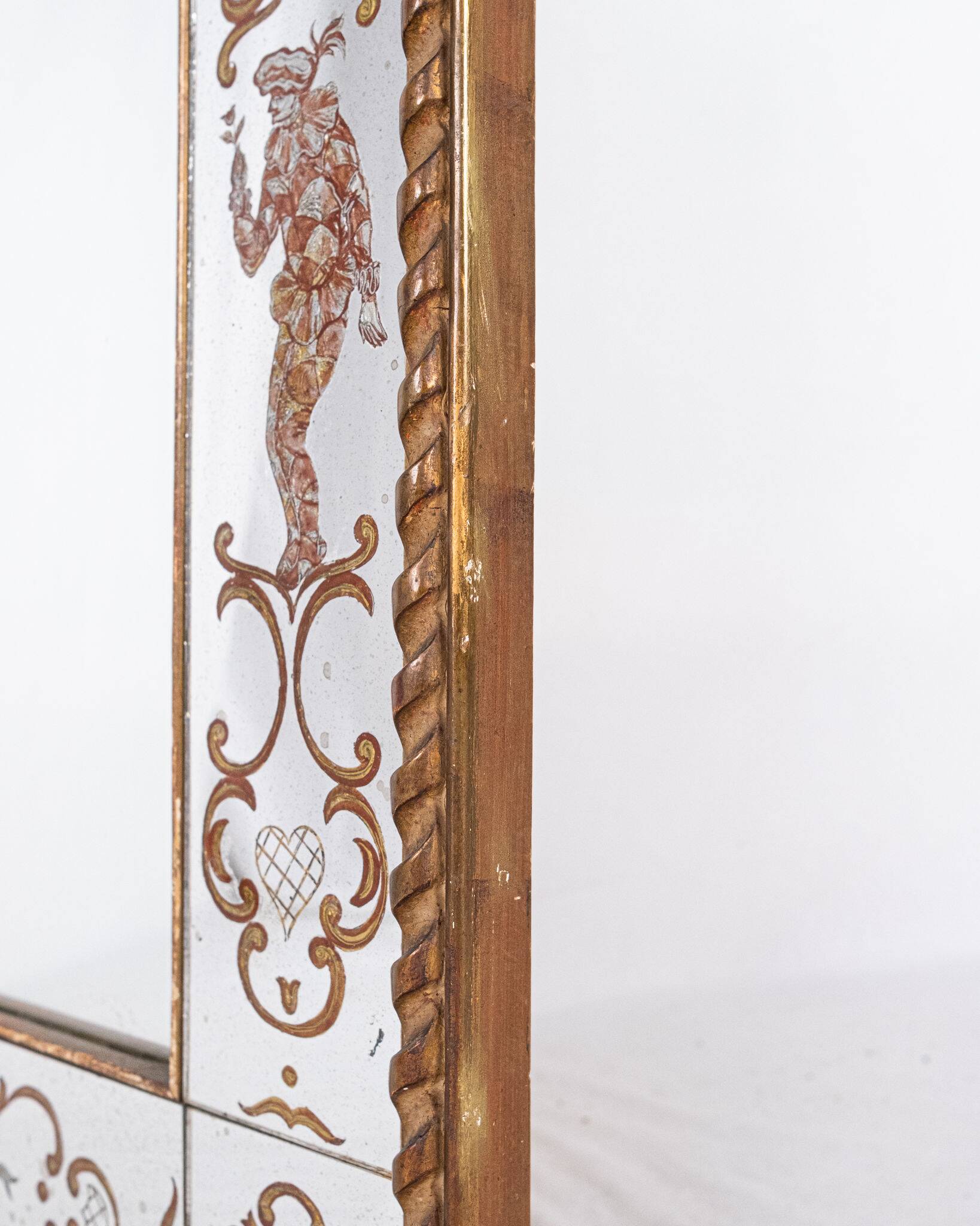Miroir italien en verre églomisé, à parecloses, début XXe siècle